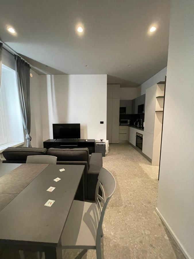 De Luca 6 Apartments サレルノ エクステリア 写真