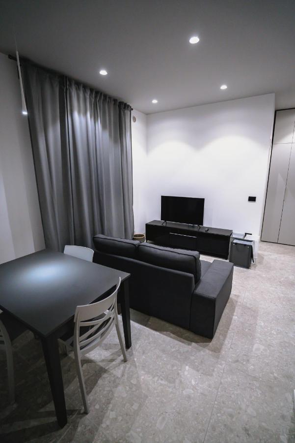 De Luca 6 Apartments サレルノ エクステリア 写真