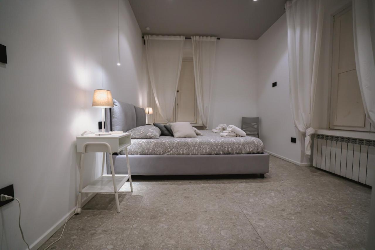 De Luca 6 Apartments サレルノ エクステリア 写真