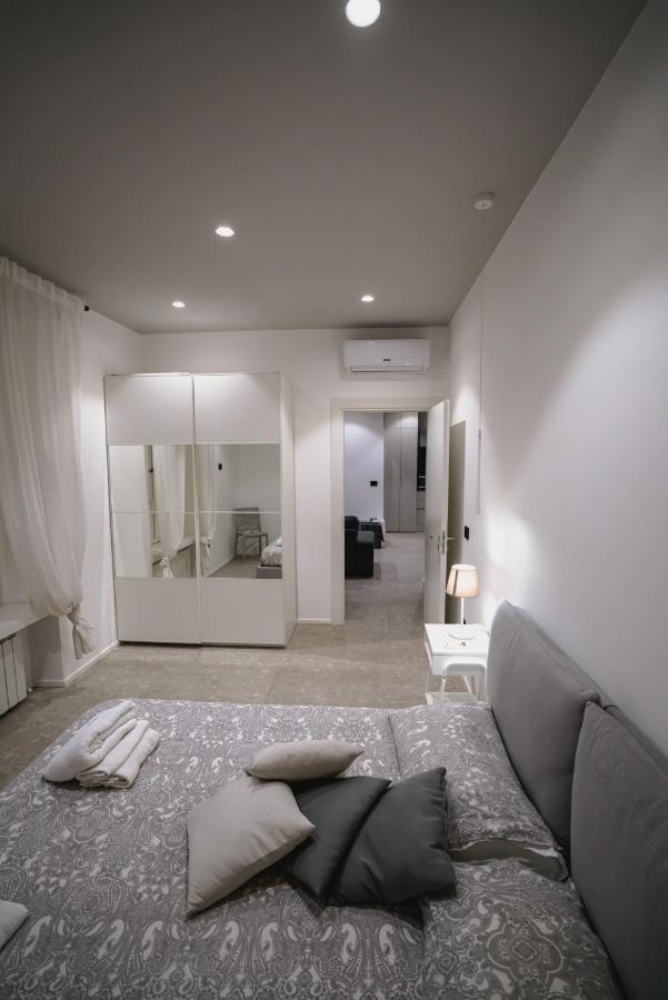 De Luca 6 Apartments サレルノ エクステリア 写真