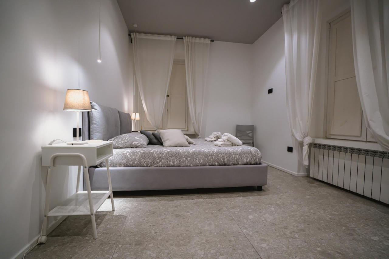 De Luca 6 Apartments サレルノ エクステリア 写真