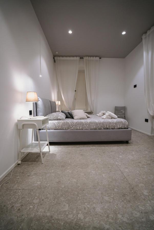 De Luca 6 Apartments サレルノ エクステリア 写真