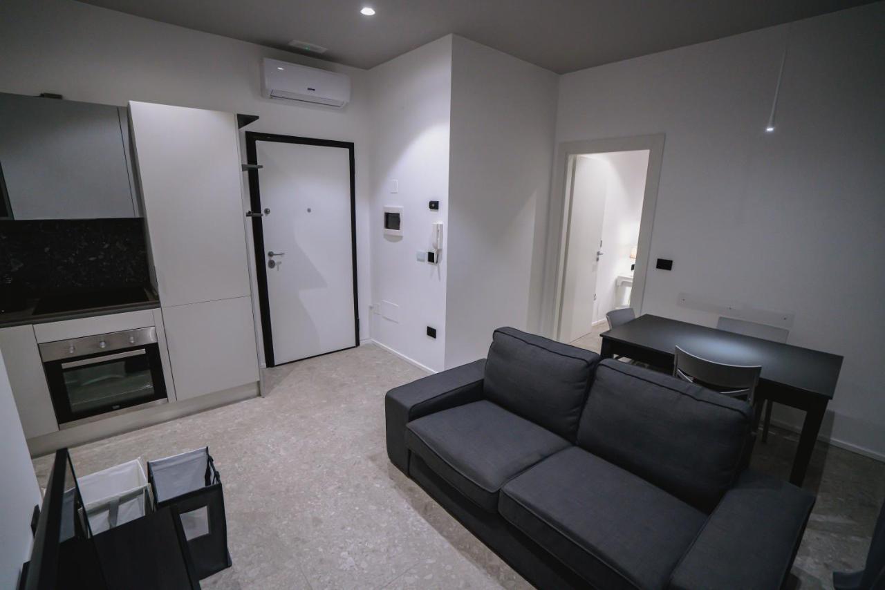 De Luca 6 Apartments サレルノ エクステリア 写真