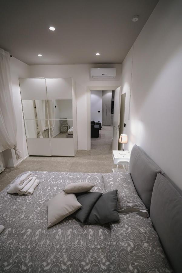 De Luca 6 Apartments サレルノ エクステリア 写真