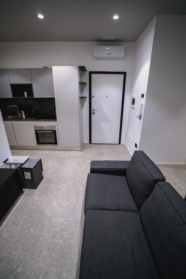 De Luca 6 Apartments サレルノ エクステリア 写真
